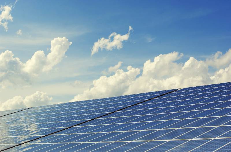 Souveraineté énergétique : Une usine française de panneaux solaires s’installe dans les Bouches-du-Rhône